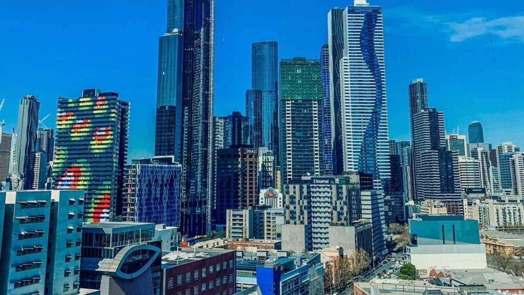 Cómo los influencers de Facebook en Perú colaboran con marcas de Canadá