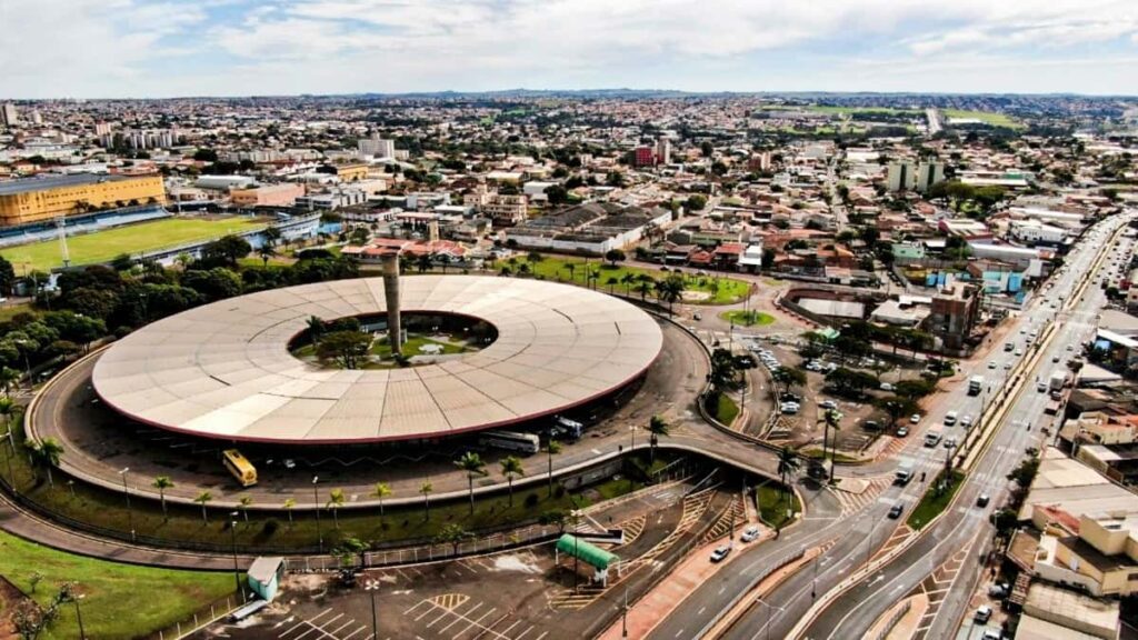 Tarifas de publicidad en Twitter Reino Unido 2025 para Perú