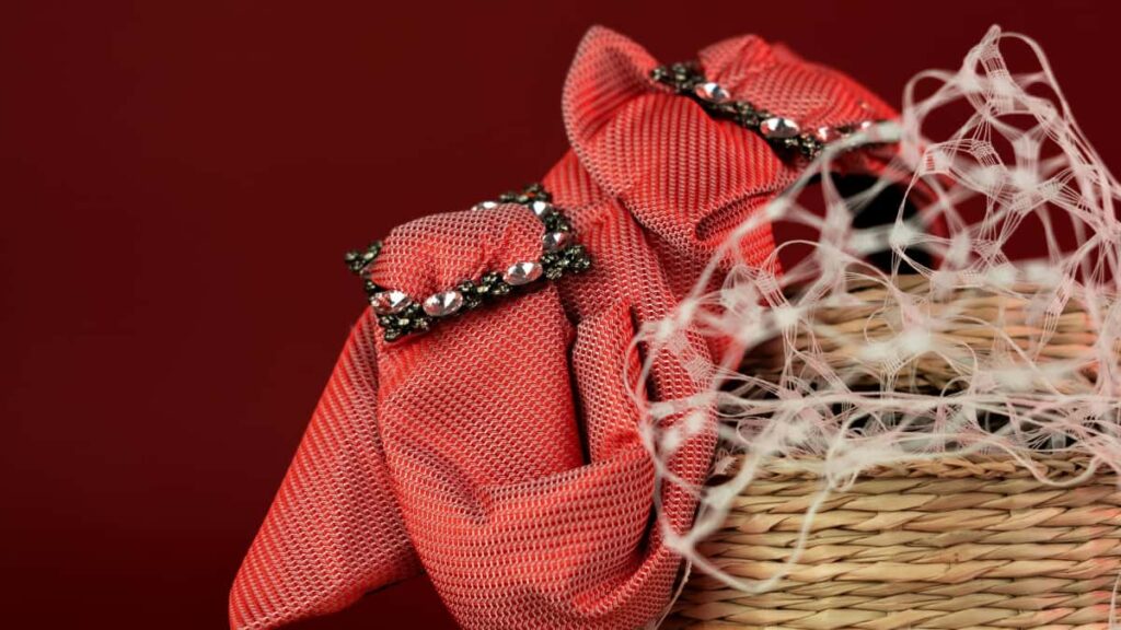Aprende como encontrar y conectar con creadores bulgaros en Clubhouse para armar retos de baile virales.