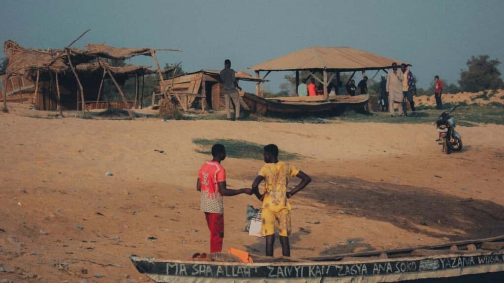 Guia practica para creadores en Peru: como encontrar y negociar acuerdos de tarifa plana con marcas de Eslovenia via Lazada, pasos, plantillas y riesgos.