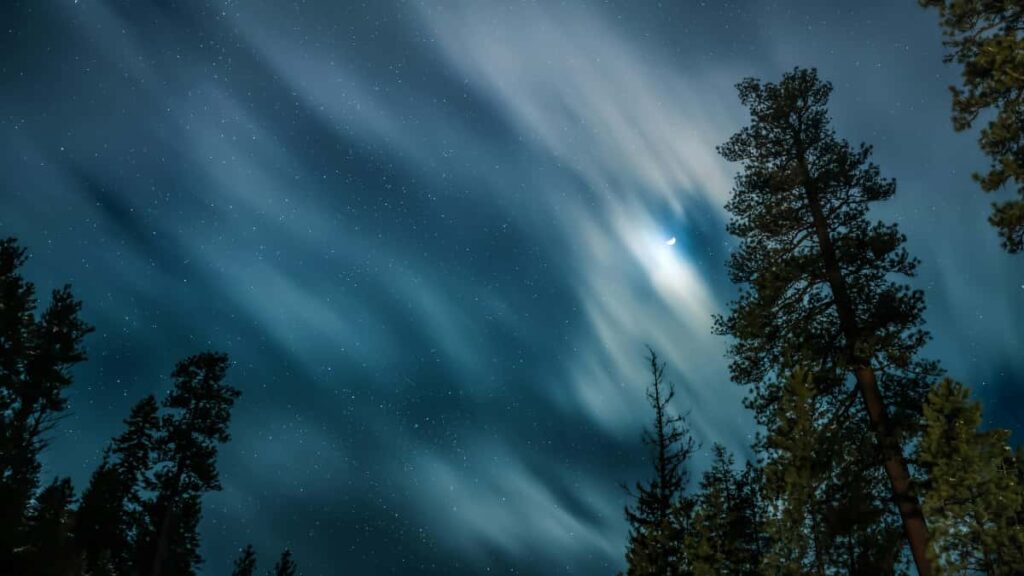 Guia practica para creadores en Peru: como contactar marcas de Corea via WhatsApp, ganar credibilidad en tu media kit y aumentar cierres con ejemplos y tacticas locales.