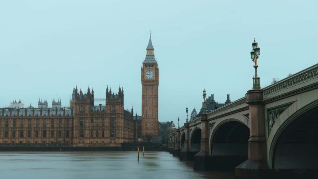 Guia practica para anunciantes en Peru: como identificar, contactar y contratar creadores ucranianos en Moj para lanzar lineas de suplementos de salud.