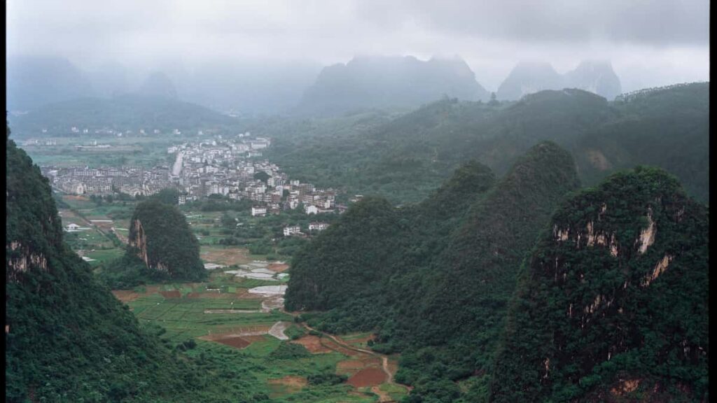 Guia practica para creadores en Peru: como acercarte a marcas de Camboya en TikTok para hacer unboxings, con tacticas, ejemplos y recursos actuales.