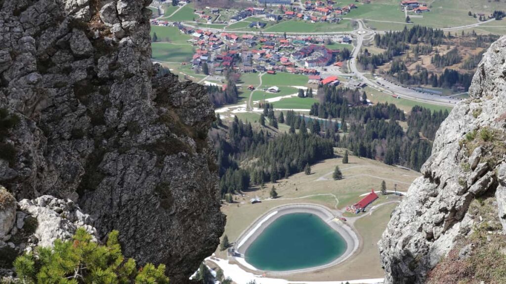 Guia practica para anunciantes en Peru: como identificar, contactar y cerrar acuerdos fijos con creadores austriacos que usan WhatsApp para promociones.