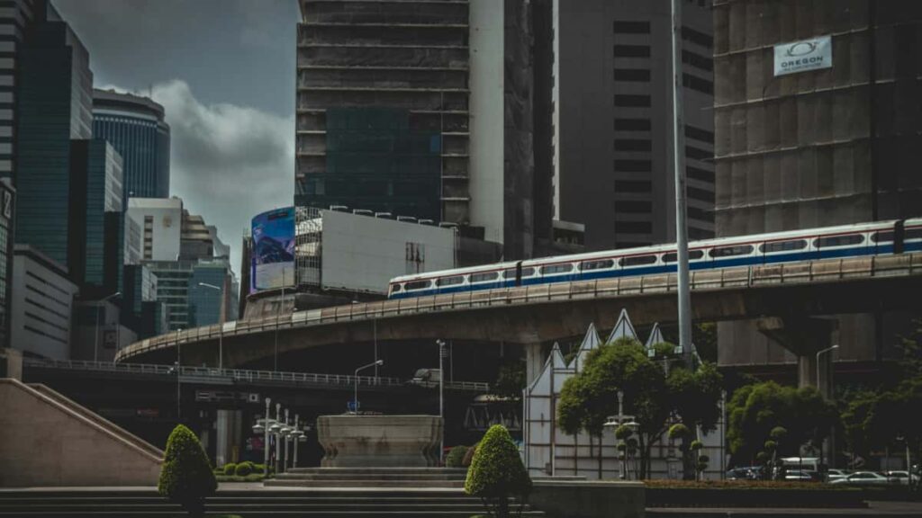 Guia practica para creadores en Peru que quieren contactar marcas de Vietnam en Josh y promocionar canciones en challenges; tacticas, ejemplos y contactos clave.