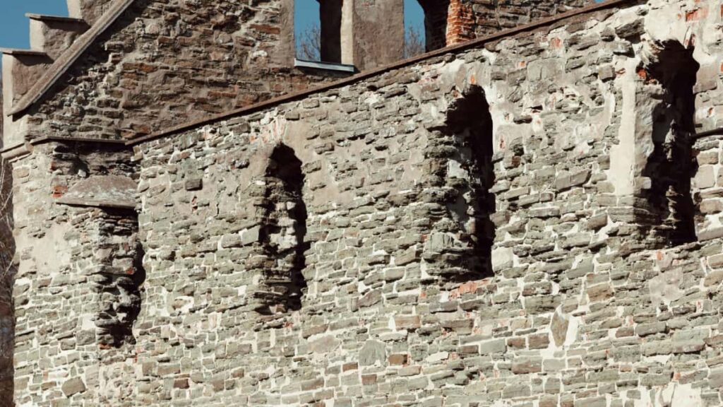 Guia practica para creadores en Peru: como localizar, contactar y convencer a marcas venezolanas en eBay para escribir resenas largas que conviertan.