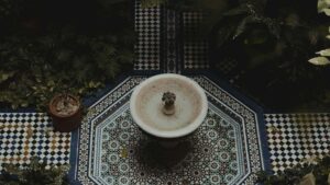 Guia practica para marcas peruanas que buscan creadores en Francia en ShareChat: estrategia, busqueda, outreach y medicion para lanzar colecciones de ropa.