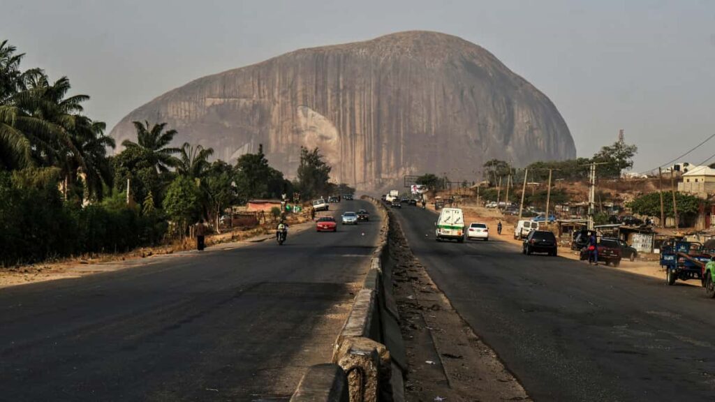 Guia practica para creadores en Peru: como encontrar, contactar y cerrar colaboraciones con marcas de Malta en WeChat para crear guias de productividad efectivas.