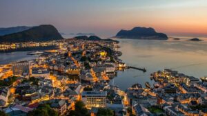 Guia practica para marcas en Peru: como localizar creadoras turcas en Etsy, evaluarlas y lanzar campanas de ventas lideradas por creadores.